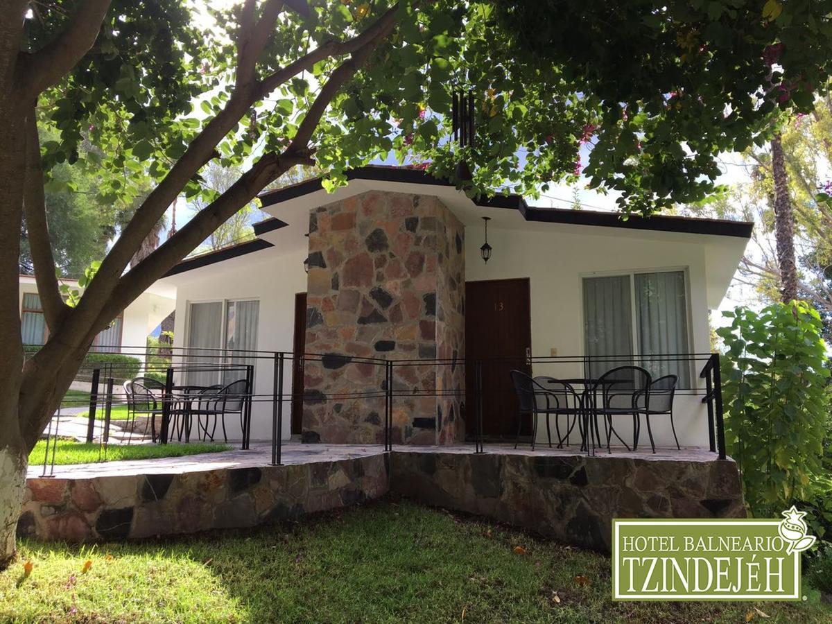 Hotel Balneario Tzindejeh Tasquillo Exterior photo