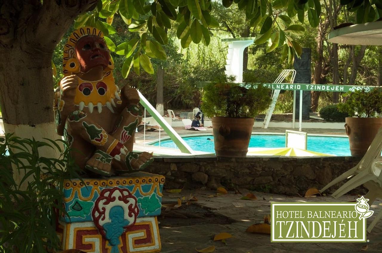 Hotel Balneario Tzindejeh Tasquillo Exterior photo